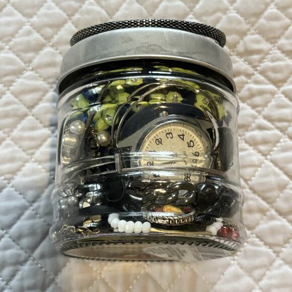 1 Pound Mystery Jewelry Jar 20+ Mixed Lot Costume 2016 Going Out Themed - Picture 7 of 10